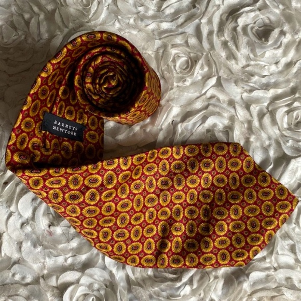 New Barney’s New York mens silk tie